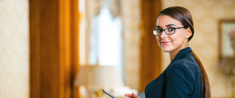 shutterstock_330859739-e1667317641836-768×323